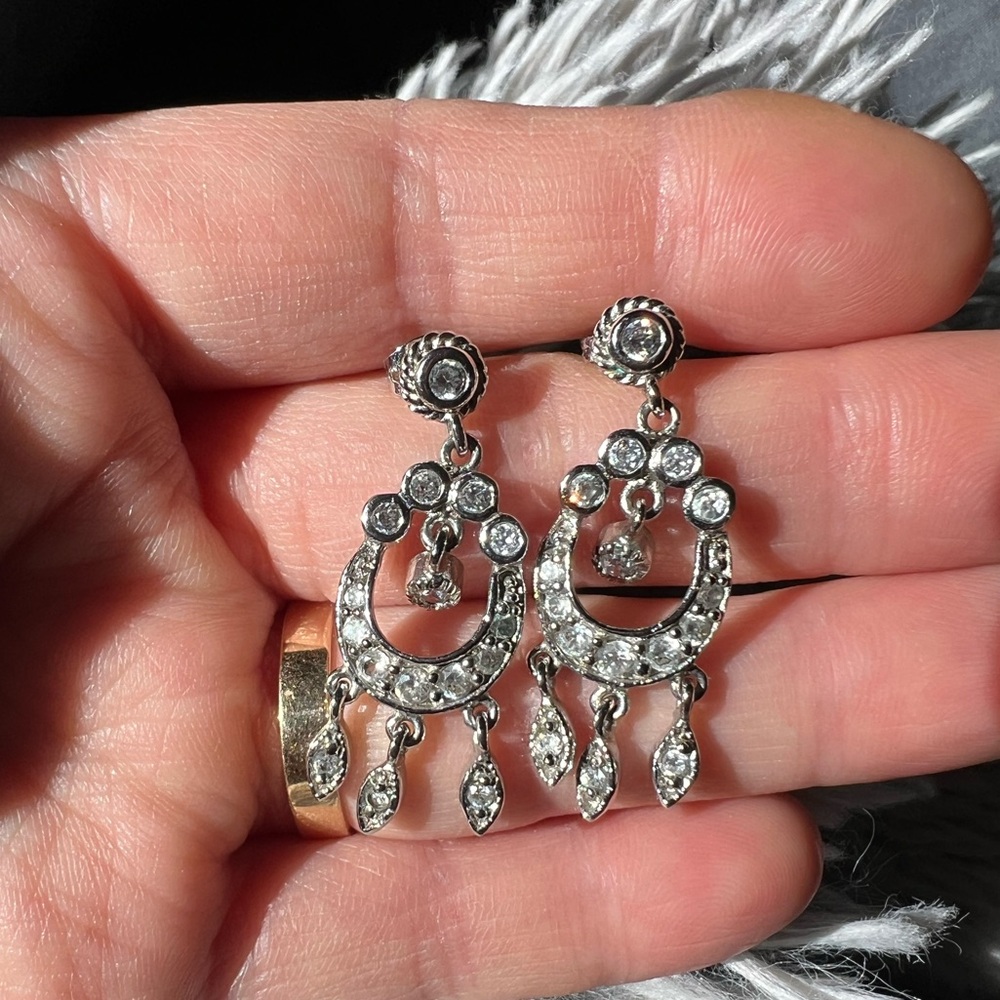 925 earrings.